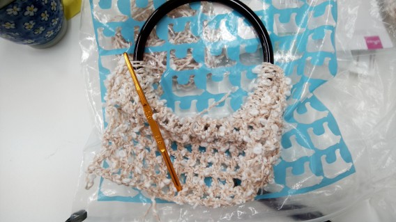 編み物のバッグ